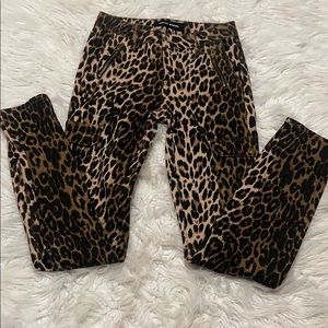NWOT Cheetah Print cargo skinny jeans